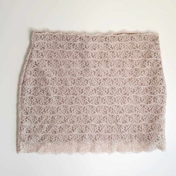 HAUTE HIPPIE CASUAL SKIRT SIZE MEDIUM - Picture 3 of 6